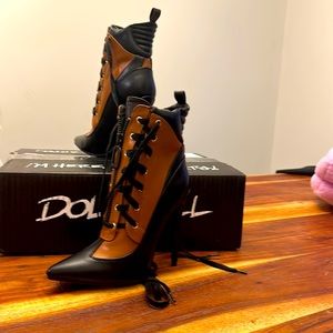Dollskill Azalea Wang Inherit The Crown Lace Up Boots, 7.5, brown black